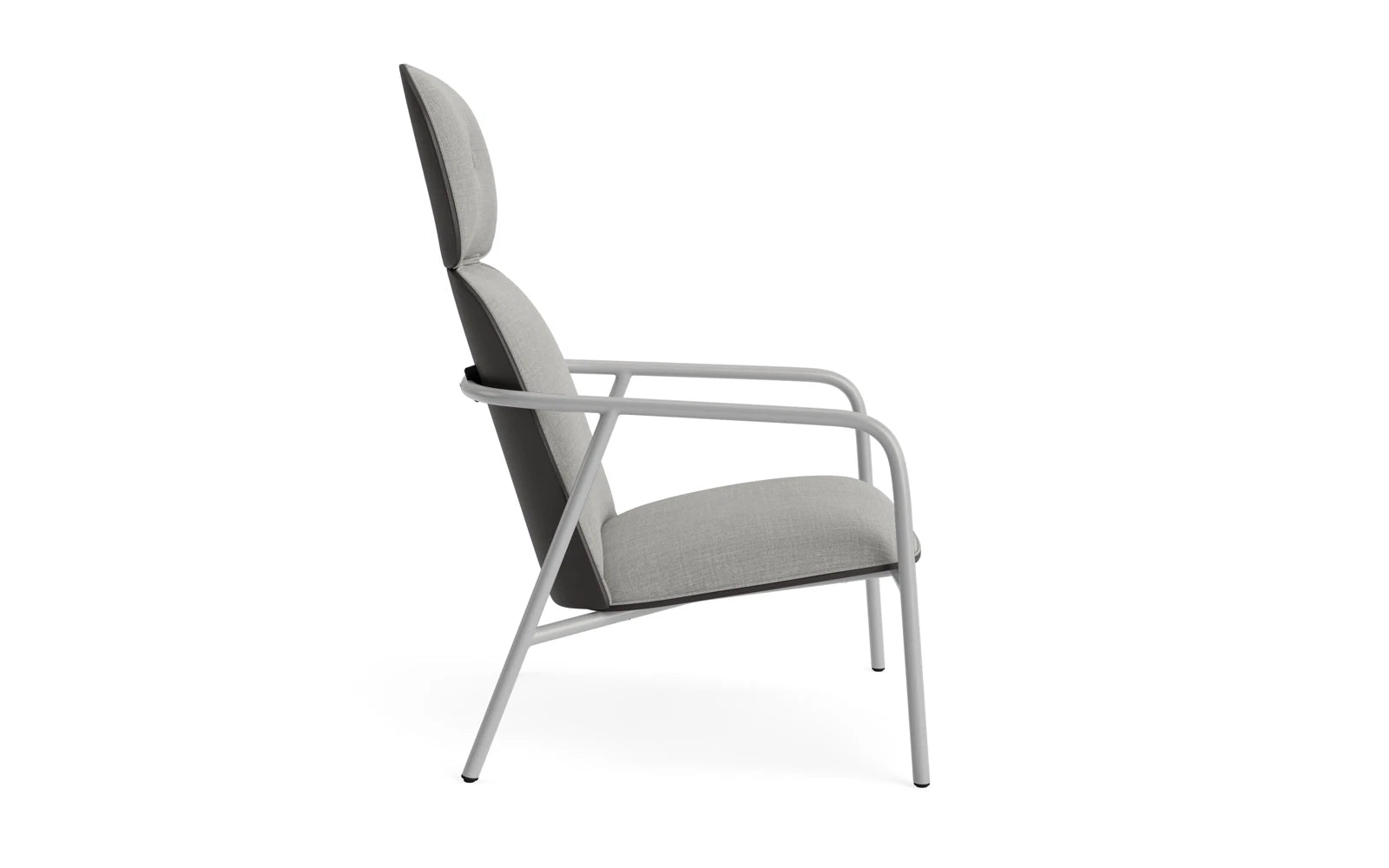 Erleben Sie den Pad Lounge-Sessel von Normann Copenhagen: Hochwertiger grauer Stahl und edles Remix-Textil vereinen Komfort und Stil für Ihr Zuhause.