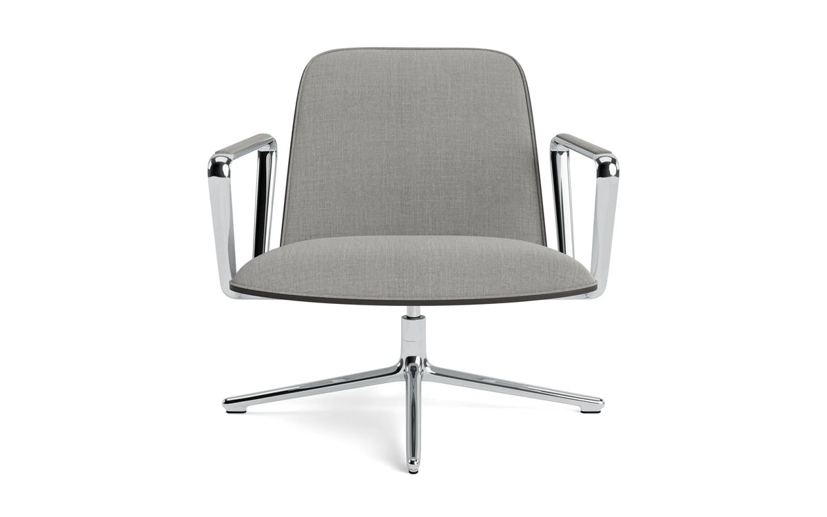 Pad Lounge-Sessel niedrig mit Drehgestell alu und schwarz/Remix in Remix 133 präsentiert im Onlineshop von KAQTU Design AG. Drehsessel ist von Normann Copenhagen