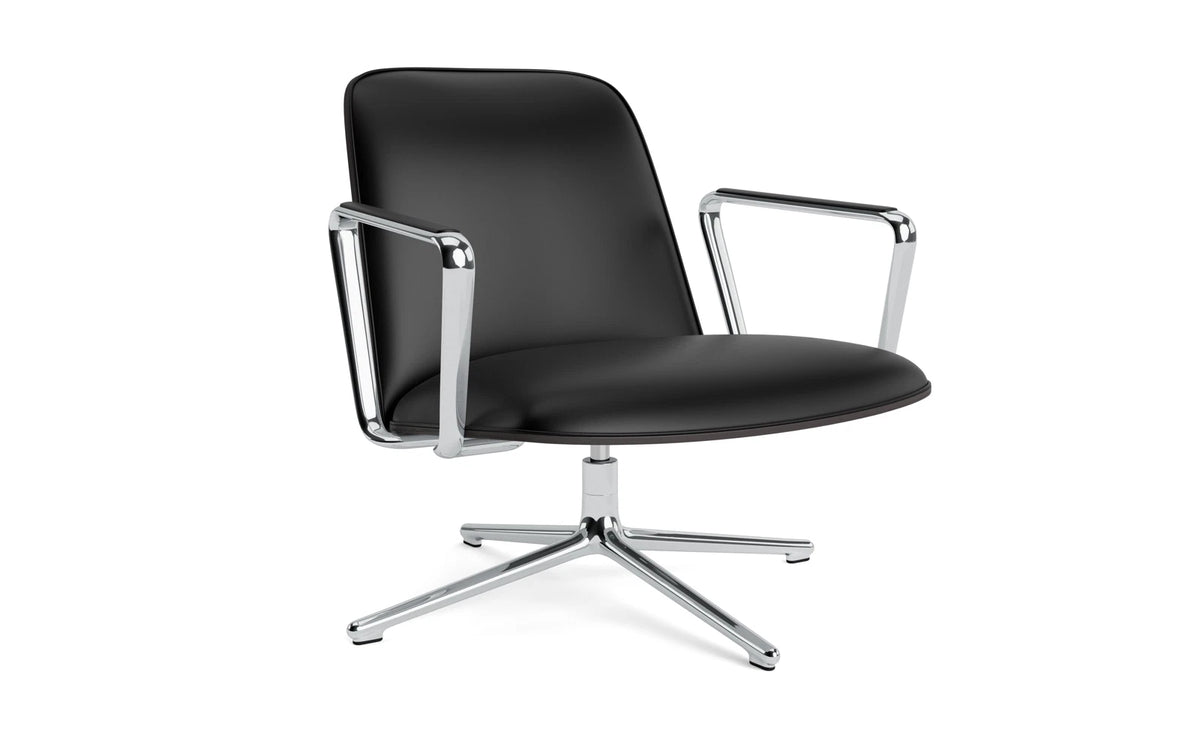 Pad Lounge-Sessel niedrig mit Drehgestell alu und schwarz/Ultra in Ultra 41599 präsentiert im Onlineshop von KAQTU Design AG. Drehsessel ist von Normann Copenhagen