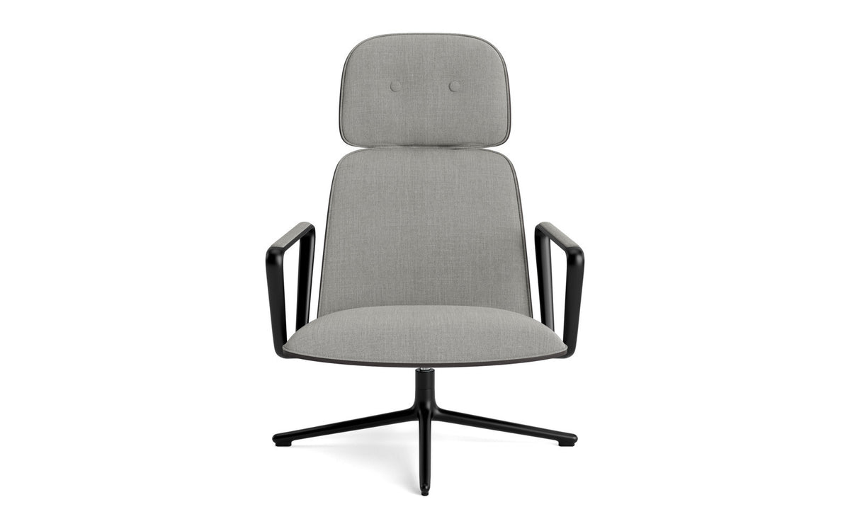 Pad Lounge-Sessel hoch mit Drehgestell Schwarz Alu Schwarz/Remix in Remix 133 präsentiert im Onlineshop von KAQTU Design AG. Drehsessel ist von Normann Copenhagen