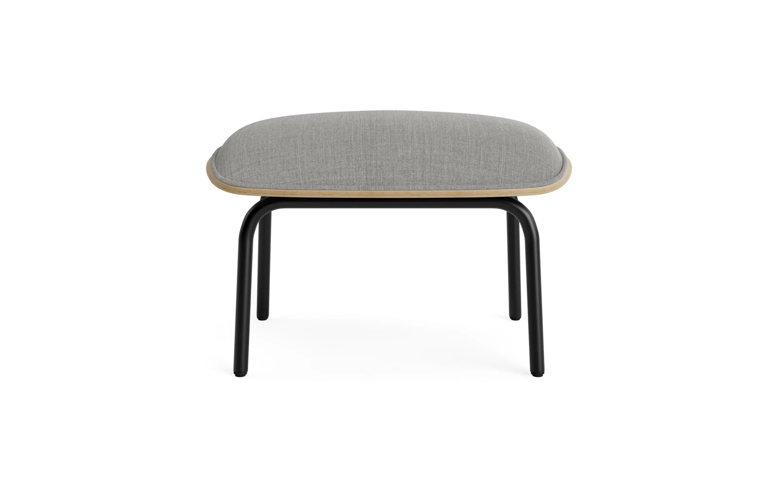 Stylischer Pad Fußhocker aus schwarzem Stahl und Eichenfurnier, ideal für moderne Lounges. Hochwertige Polsterung und individuelle Anpassungsmöglichkeiten.