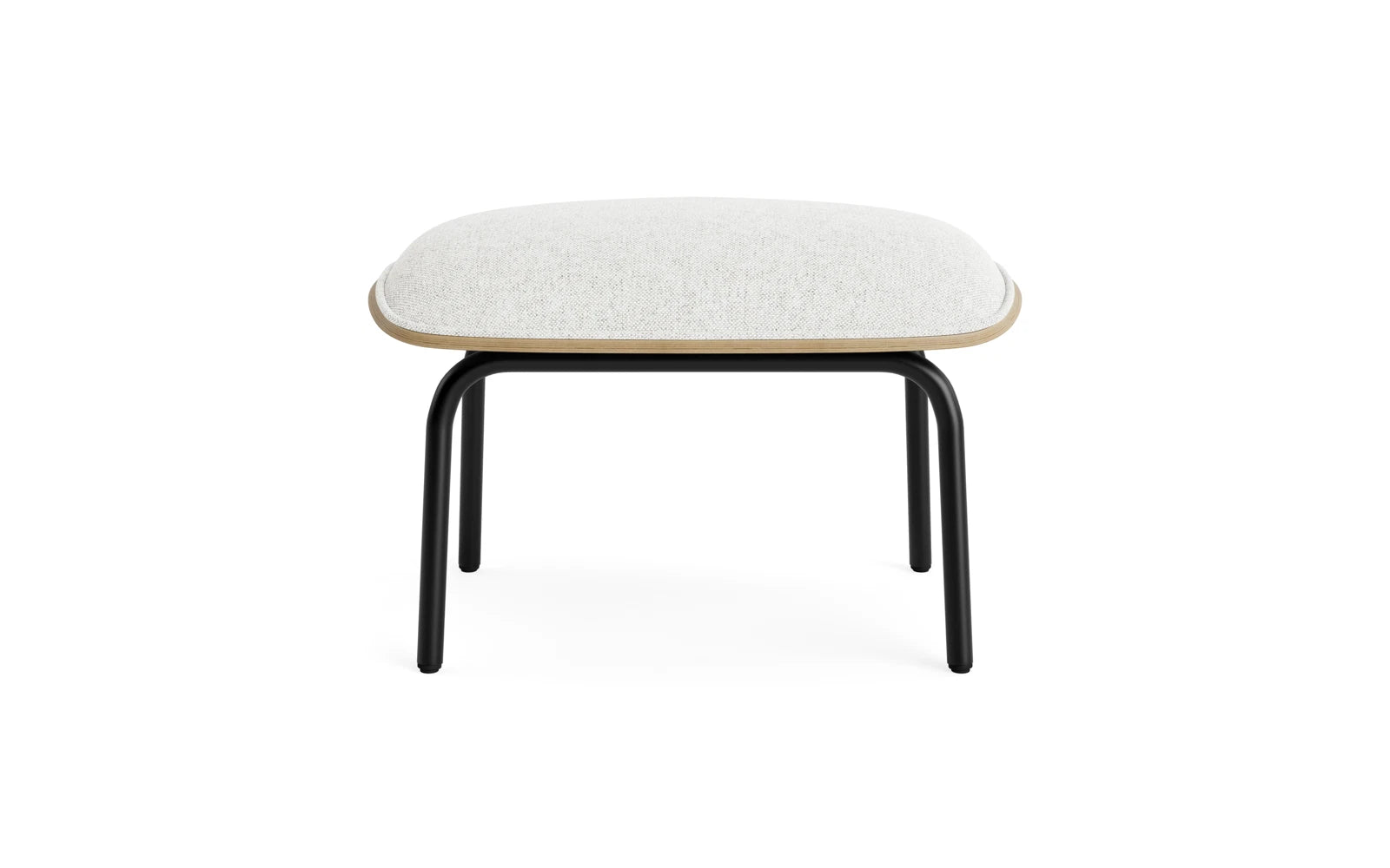 Entdecken Sie den stilvollen Pad Fusshocker von Normann Copenhagen – eine harmonische Verbindung aus schwarzem Stahl und Eiche, ideal für Ihre Lounge.