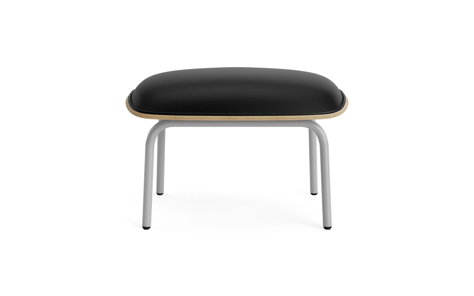 Entdecken Sie den stilvollen Pad Fusshocker von Normann Copenhagen in grauem Stahl und Eiche/Ultra – die perfekte Kombination aus Komfort und skandinavischem Design.