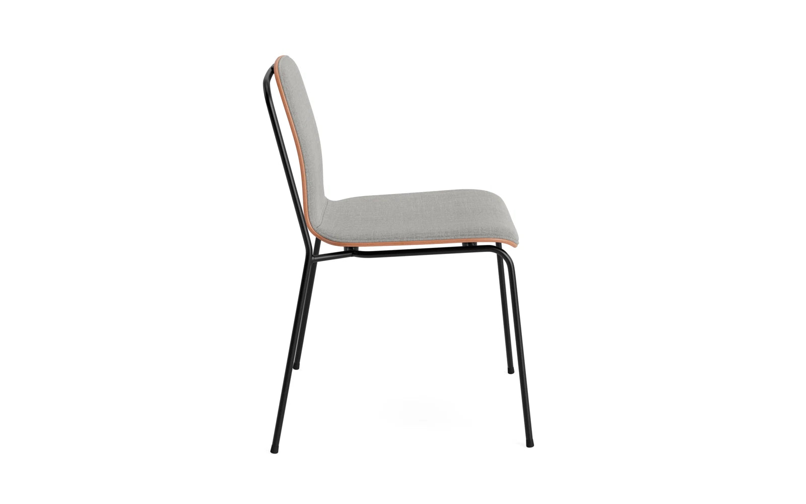 Erleben Sie den Studio Stuhl Frontpolster von Normann Copenhagen: Ein stilvolles Design aus schwarzem Stahl und braunem Remix-Stoff, ideal für jeden Raum.