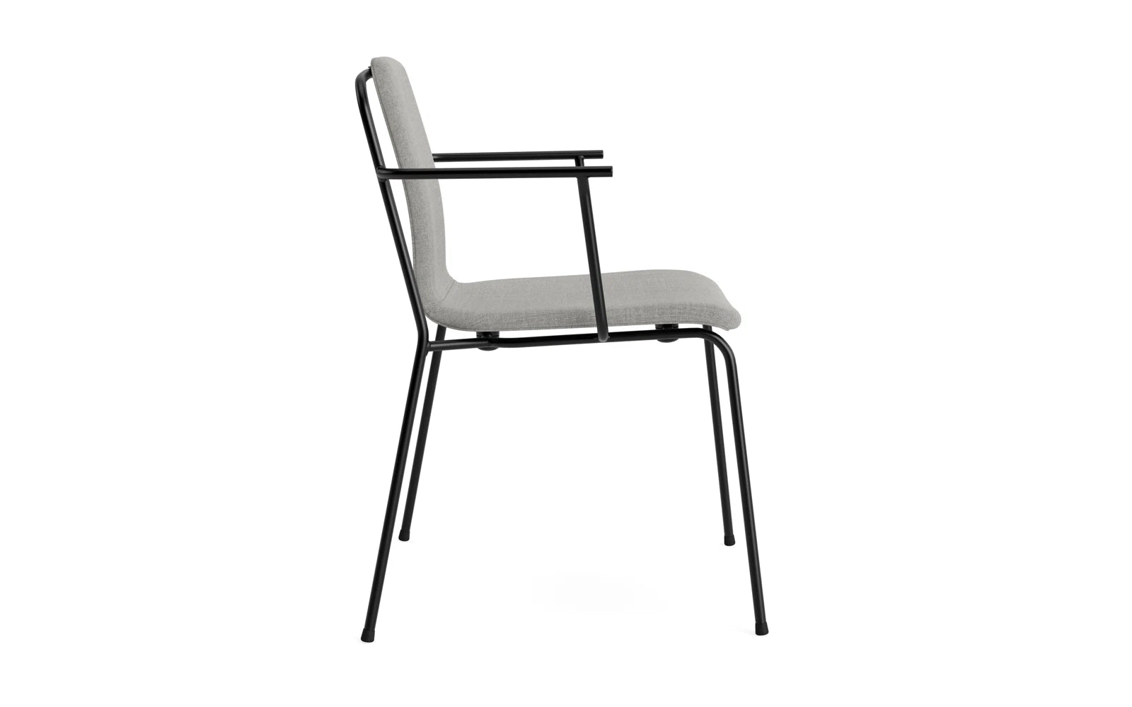 Erleben Sie den modernen Studio Armlehnstuhl von Normann Copenhagen. Mit seinem schlanken Stahlrahmen und der bequemen Vollpolsterung in Schwarz ist er die perfekte Kombination aus Stil und Funktionalität.