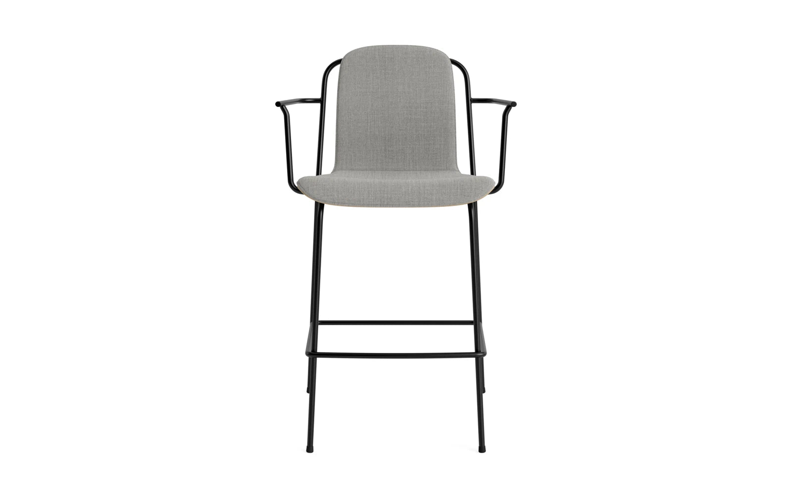 Entdecken Sie den eleganten Studio Barstuhl mit Armlehne 65 cm von Normann Copenhagen. Stilvolles Design aus Stahl und Eiche für jeden Raum.