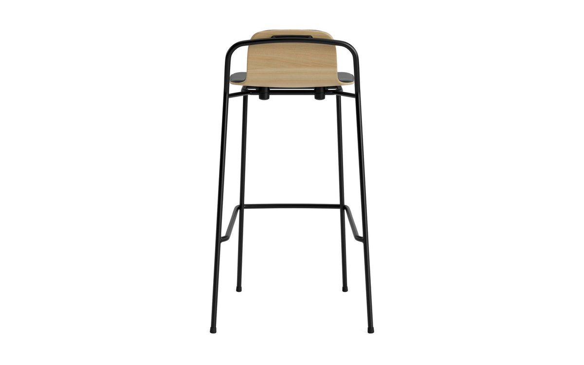 Studio Barhocker 75 cm Frontpolster Schwarz Stahl Eiche/ Hallingdal in Ultra 41599 präsentiert im Onlineshop von KAQTU Design AG. Barstuhl ist von Normann Copenhagen