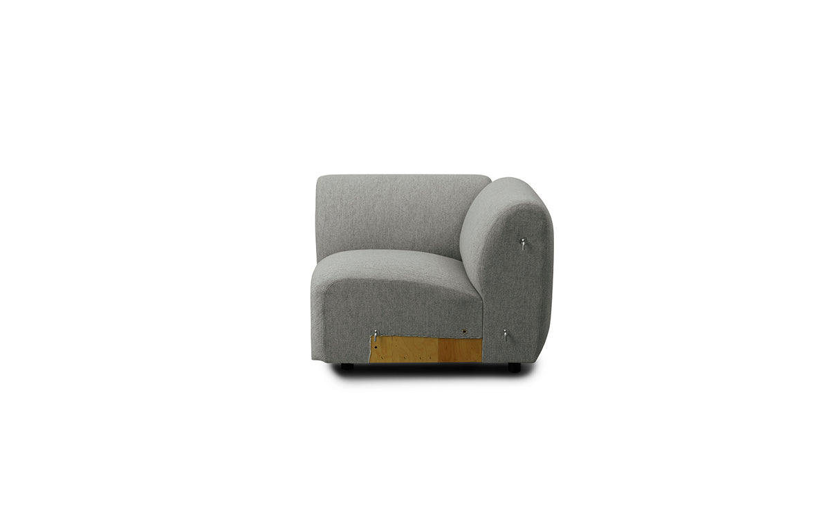Eckmodul des Swell Sofas von Normann Copenhagen in Stoff Hallingdal 0110, mit gepolstertem Sitz, geschwungenen Armlehnen und Eschenholzbeinen.