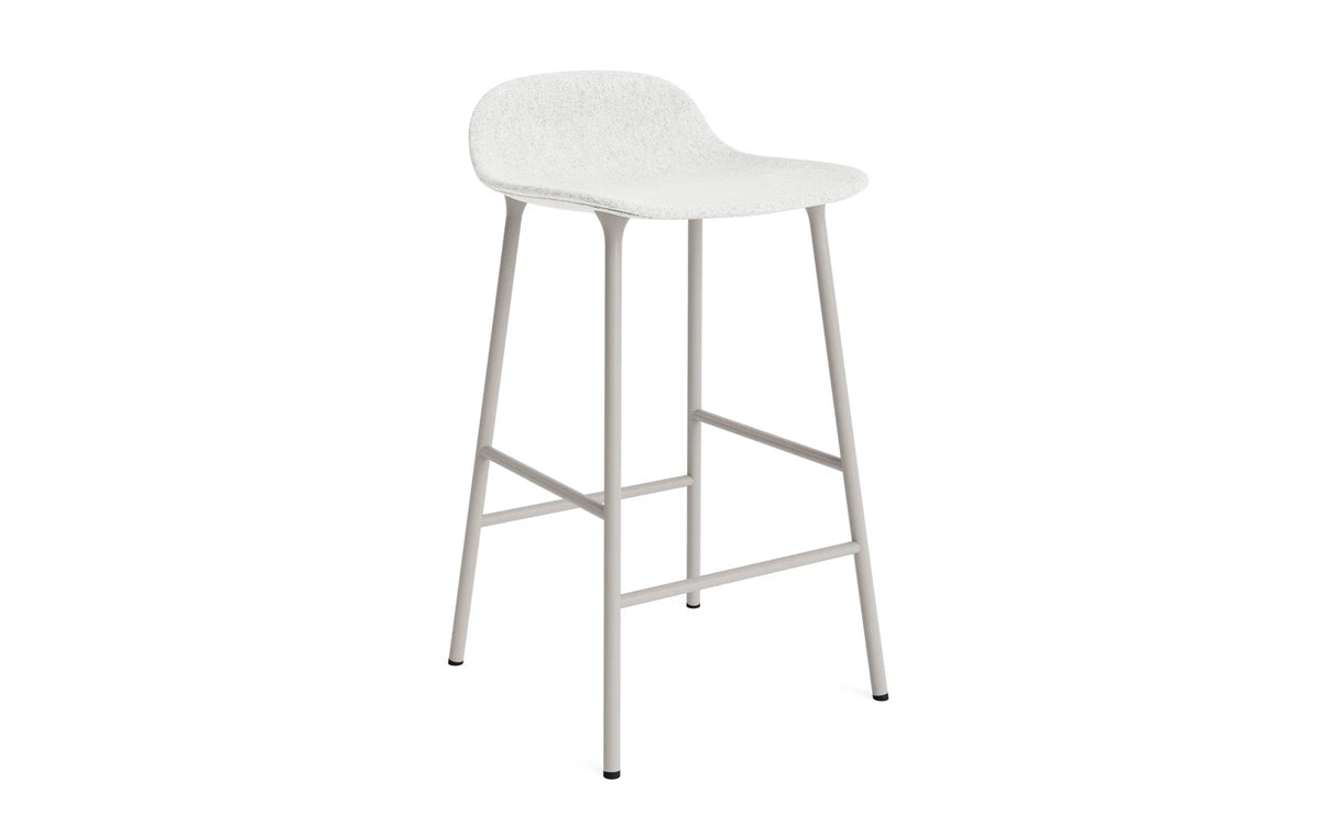 Form Barstuhl 65 cm gepolstert Warmes grau Stahl Hallingdal in Hallingdal 110 präsentiert im Onlineshop von KAQTU Design AG. Barstuhl ist von Normann Copenhagen