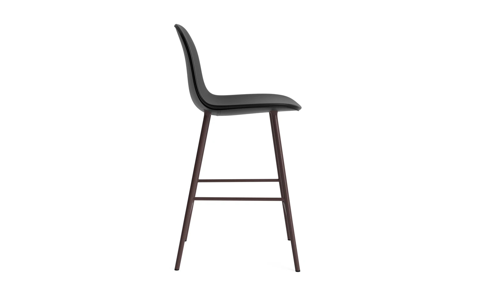 Entdecken Sie den stilvollen Form Barstuhl 65 cm von Normann Copenhagen, gepolstert in edlem Braun und aus hochwertigem Stahl – ideal für moderne Wohnräume.