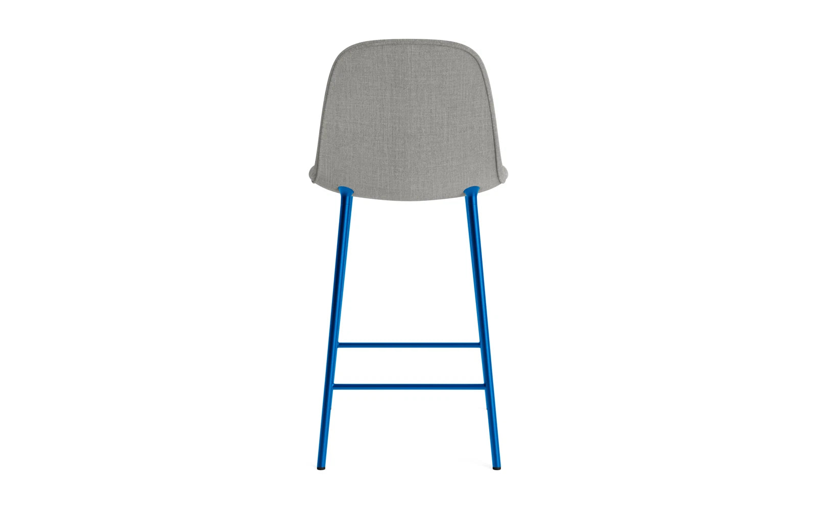 Entdecken Sie den Form Barstuhl 65 cm in lebhaftem Blau von Normann Copenhagen. Gepolstert und elegant, ideal für moderne Wohnräume.