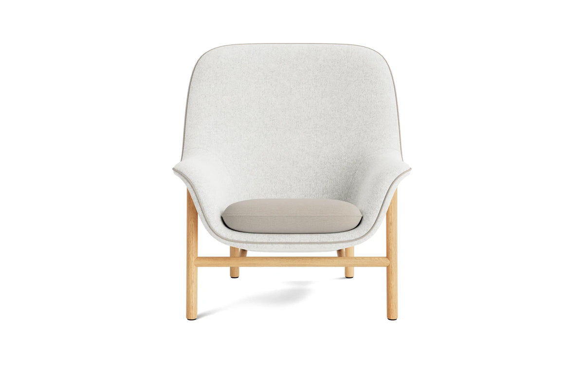 Drape Lounge-Sessel hoch Eiche Hallingdal in Hallingdal 110 präsentiert im Onlineshop von KAQTU Design AG. Sessel ist von Normann Copenhagen