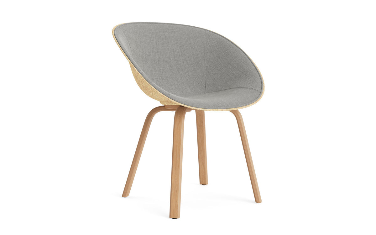 Mat Lehnstuhl Frontpolster Hanffasern Buchenholz in Remix 133 präsentiert im Onlineshop von KAQTU Design AG. Stuhl mit Armlehne ist von Normann Copenhagen
