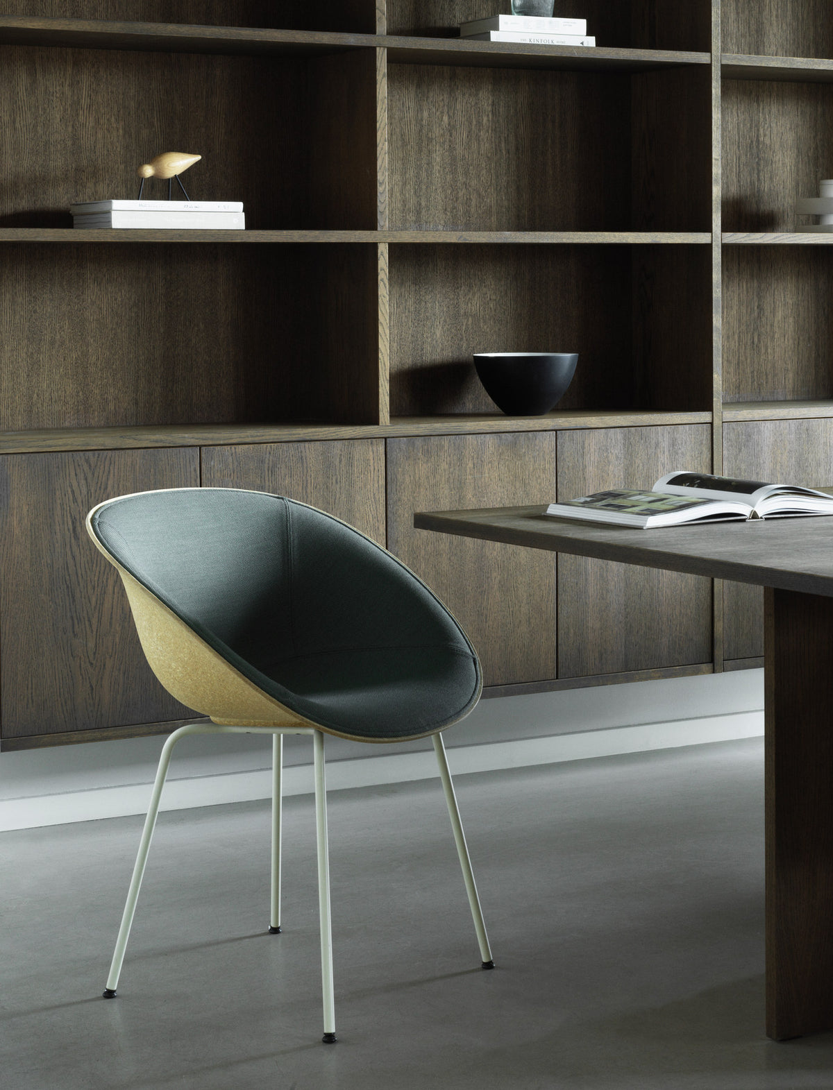 Mat Lehnstuhl polster Hanffasern Creme stahl in Ultra 41599 präsentiert im Onlineshop von KAQTU Design AG. Stuhl mit Armlehne ist von Normann Copenhagen