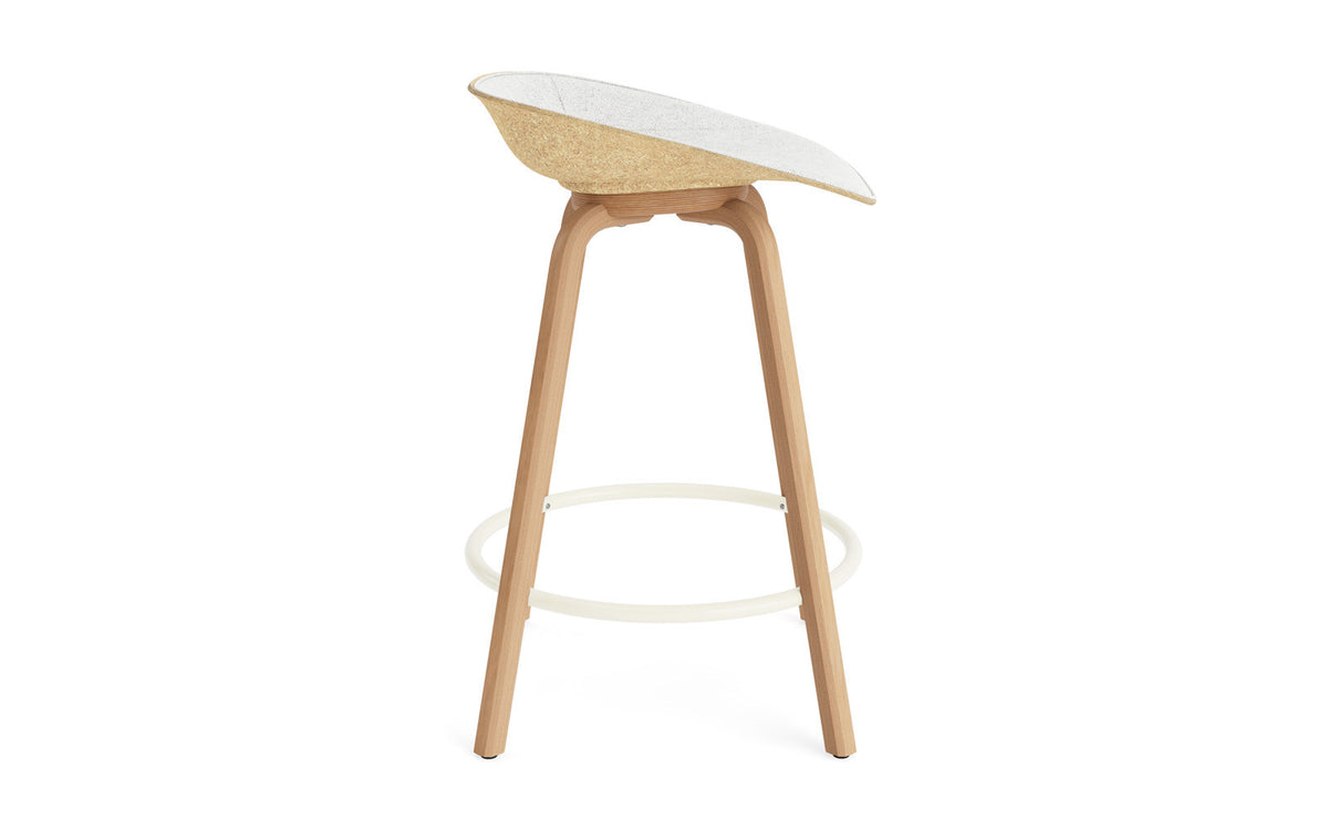 Mat Barstuhl 65 cm Frontpolster Hanffasern Buchenholz/creme in Hallingdal 110 präsentiert im Onlineshop von KAQTU Design AG. Barstuhl ist von Normann Copenhagen