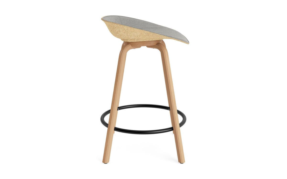 Mat Barstuhl 65 cm Frontpolster Hanffasern Buchenholz/schwarz in Remix 133 präsentiert im Onlineshop von KAQTU Design AG. Barstuhl ist von Normann Copenhagen