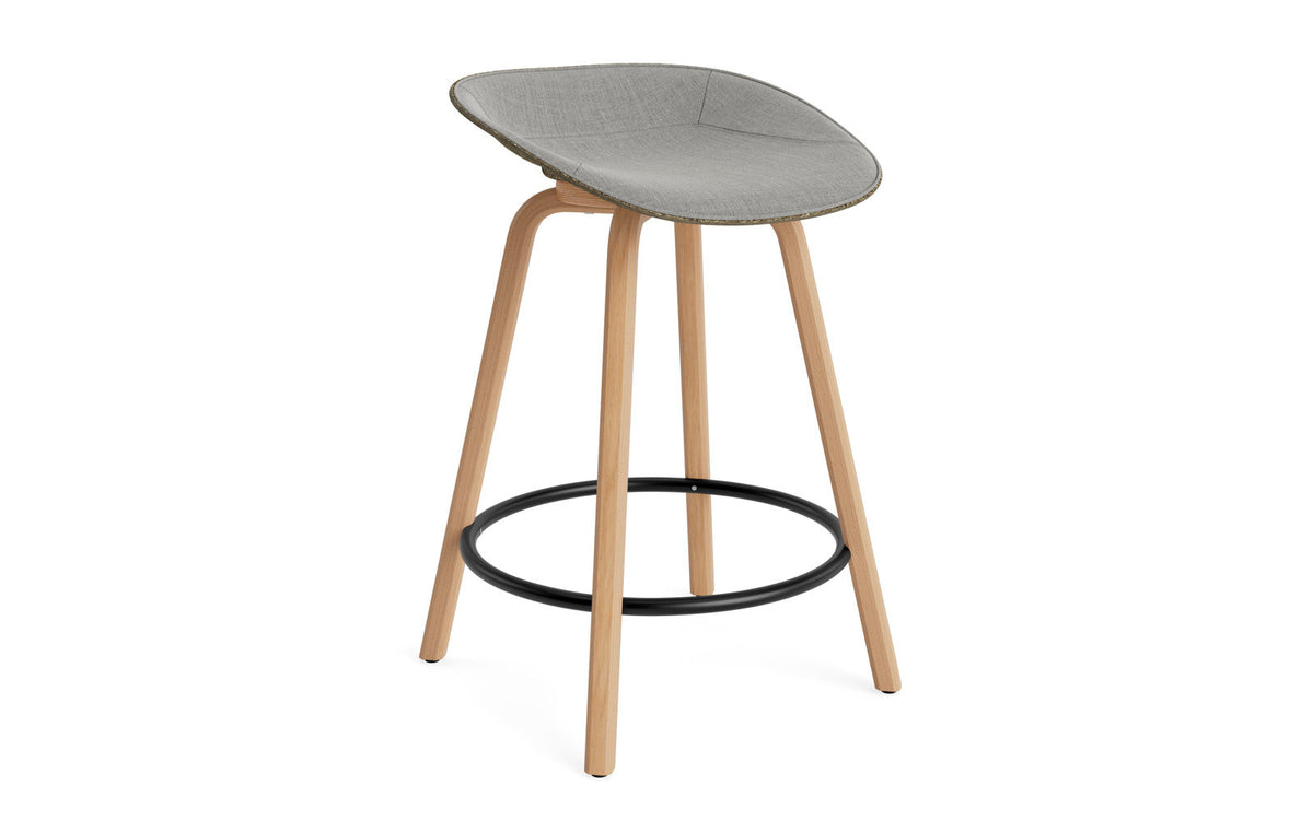 Mat Barstuhl 65 cm Frontpolster Seegras Buchenholz/schwarz in Remix 133 präsentiert im Onlineshop von KAQTU Design AG. Barstuhl ist von Normann Copenhagen