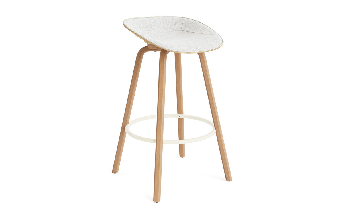 Mat Barstuhl 75 cm Frontpolster Hanffasern Buchenholz/creme in Hallingdal 110 präsentiert im Onlineshop von KAQTU Design AG. Barstuhl ist von Normann Copenhagen