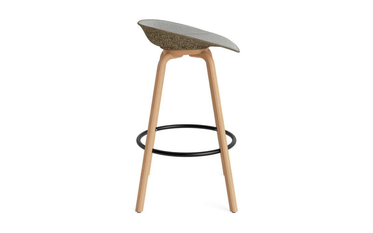 Mat Barstuhl 75 cm Frontpolster Seegras Buchenholz/schwarz in Remix 133 präsentiert im Onlineshop von KAQTU Design AG. Barstuhl ist von Normann Copenhagen