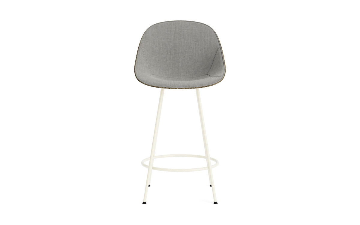 Mat Barstuhl 65 cm Frontpolster Seegras creme Stahl in Remix 133 präsentiert im Onlineshop von KAQTU Design AG. Barstuhl ist von Normann Copenhagen