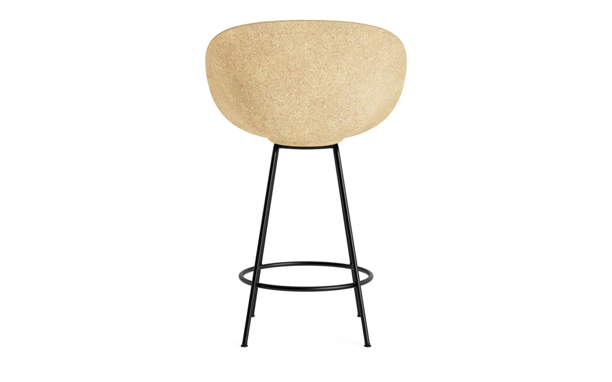 Mat Barstuhl mit Armlehne 65 cm Frontpolster Hanffasern schwarzes Stahl in Ultra 41599 präsentiert im Onlineshop von KAQTU Design AG. Barstuhl ist von Normann Copenhagen