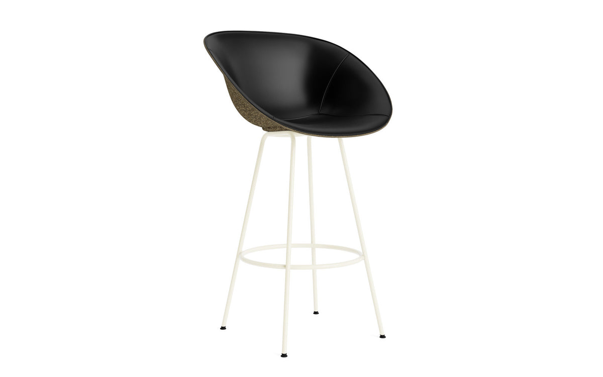 Mat Barstuhl mit Armlehne 75 cm Frontpolster Seegras creme Stahl in Ultra 41599 präsentiert im Onlineshop von KAQTU Design AG. Barstuhl ist von Normann Copenhagen