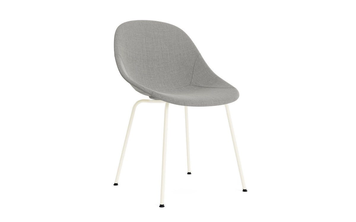 Mat Stuhl vollpolster Creme stahl in Remix 133 präsentiert im Onlineshop von KAQTU Design AG. Stuhl ist von Normann Copenhagen