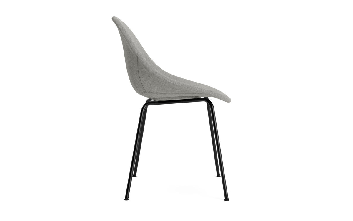 Mat Stuhl vollpolster Schwartz stahl in Remix 133 präsentiert im Onlineshop von KAQTU Design AG. Stuhl ist von Normann Copenhagen