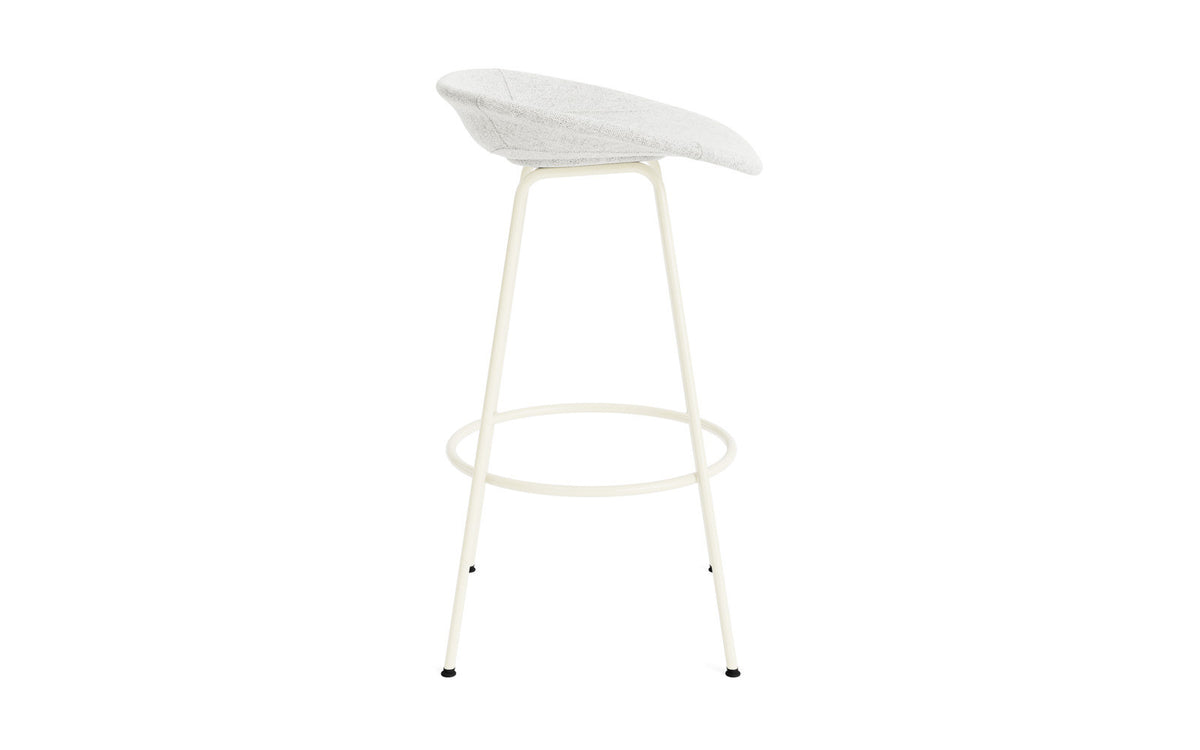Mat Barstuhl 75 cm vollpolster creme Stahl in Hallingdal 110 präsentiert im Onlineshop von KAQTU Design AG. Barstuhl ist von Normann Copenhagen