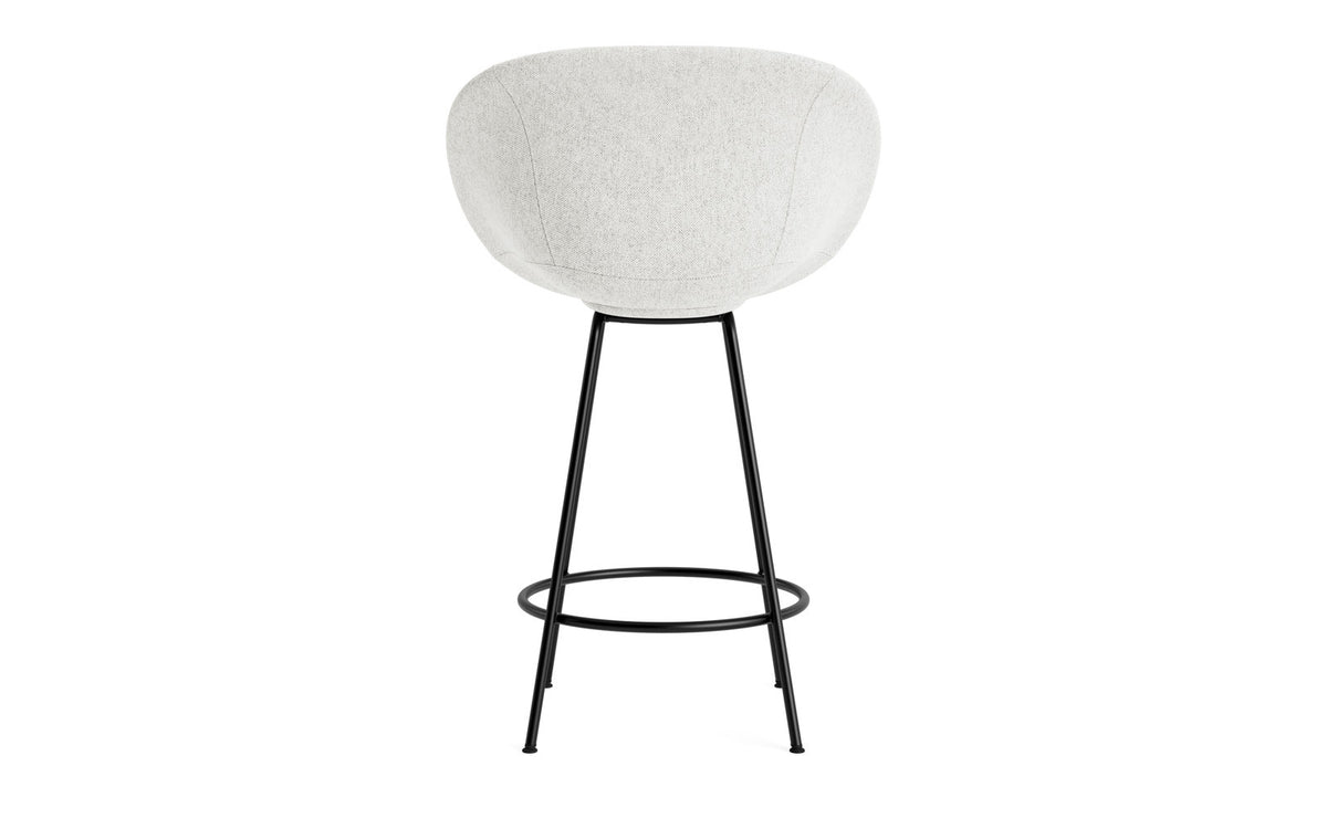Mat Barstuhl mit Armlehne 65 cm vollpolster schwarzes Stahl in Hallingdal 110 präsentiert im Onlineshop von KAQTU Design AG. Barstuhl ist von Normann Copenhagen