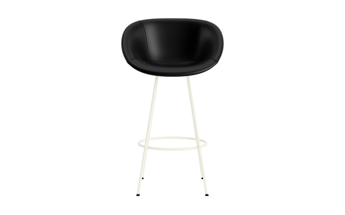 Mat Barstuhl mit Armlehne 75 cm vollpolster creme Stahl in Ultra 41599 präsentiert im Onlineshop von KAQTU Design AG. Barstuhl ist von Normann Copenhagen