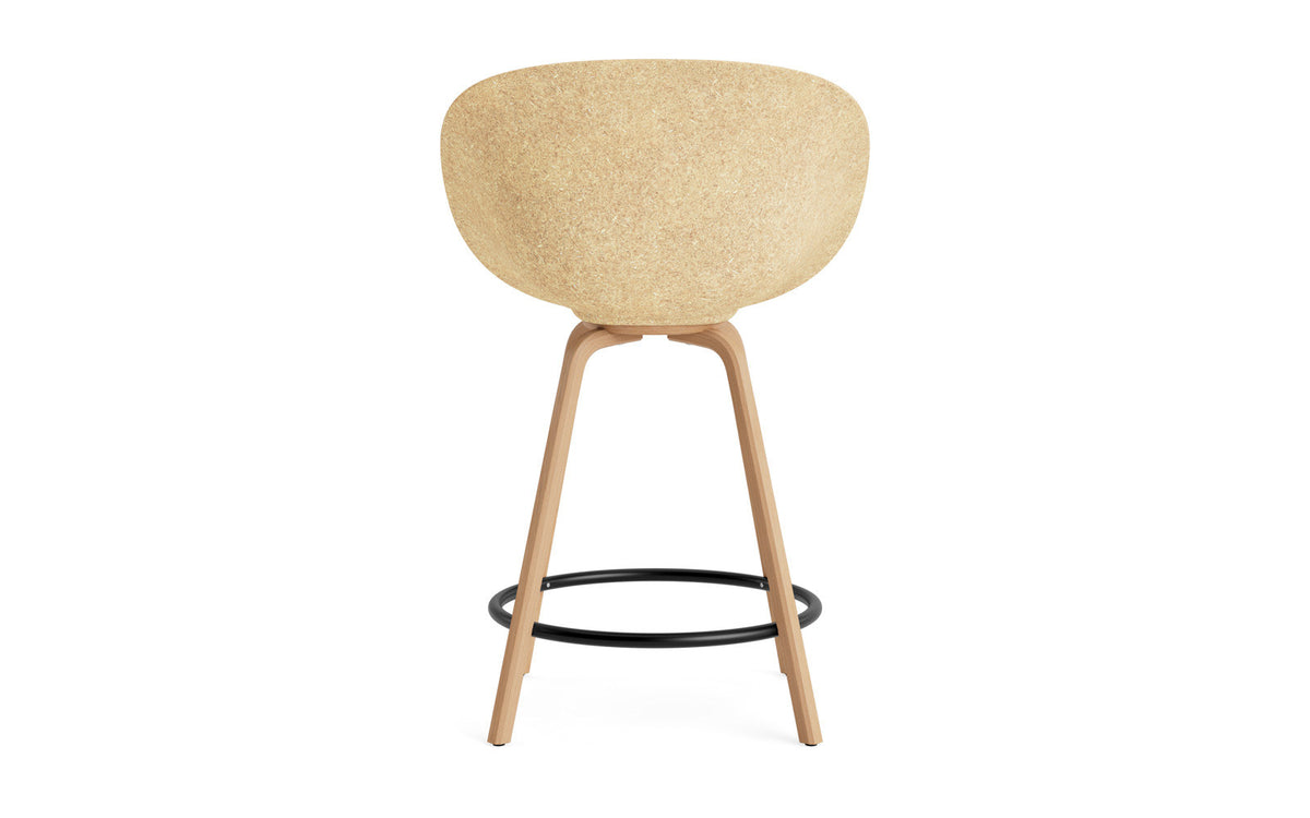 Mat Barstuhl mit Armlehne 65 cm Frontpolster Hanffasern Buchenholz/schwarz in Ultra 41599 präsentiert im Onlineshop von KAQTU Design AG. Barstuhl ist von Normann Copenhagen