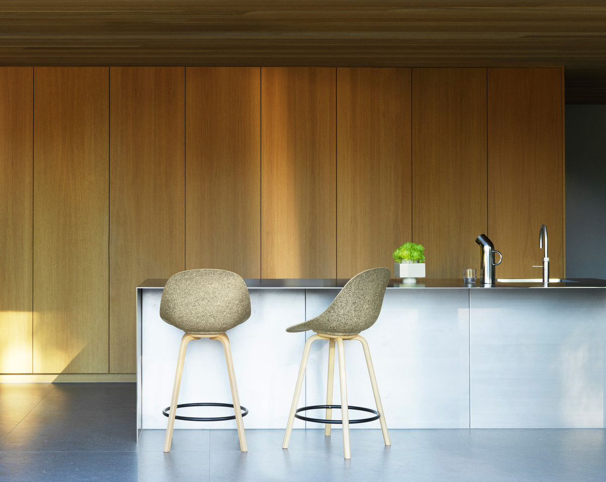 Mat Barstuhl 75 cm Frontpolster Seegras Buchenholz/creme in Ultra 41599 präsentiert im Onlineshop von KAQTU Design AG. Barstuhl ist von Normann Copenhagen