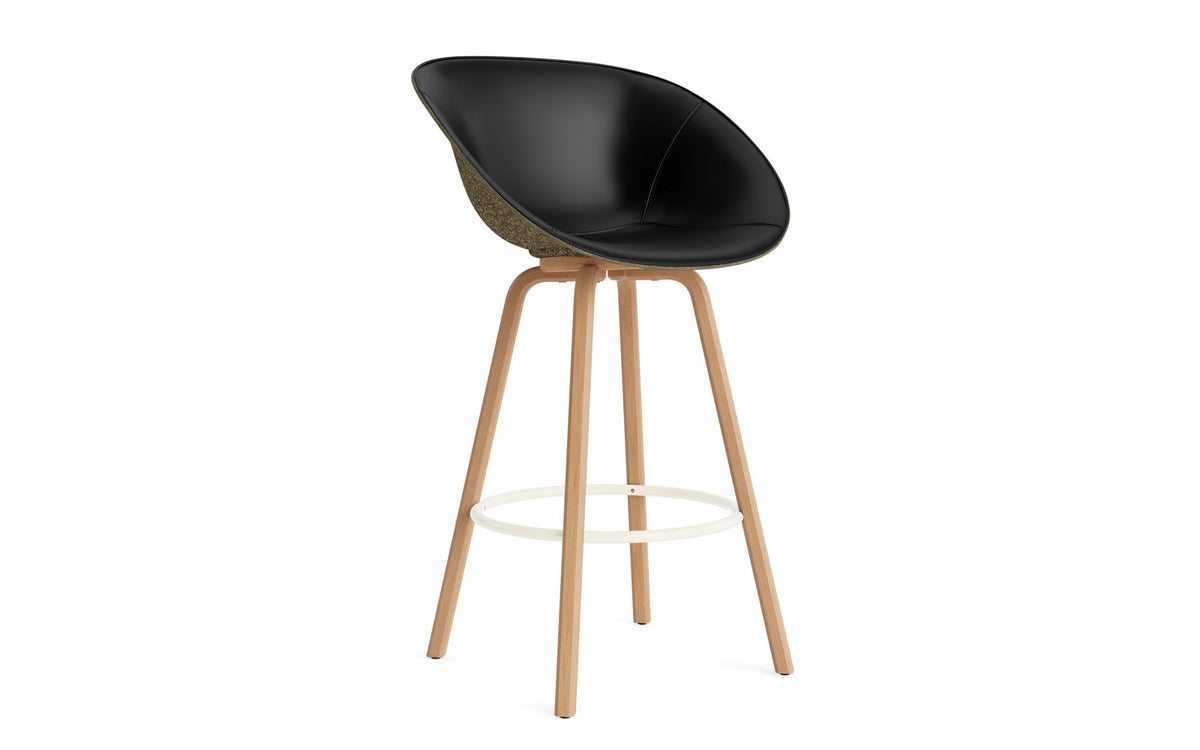 Mat Barstuhl mit Armlehne 75 cm Frontpolster Seegras Buchenholz/creme in Ultra 41599 präsentiert im Onlineshop von KAQTU Design AG. Barstuhl ist von Normann Copenhagen