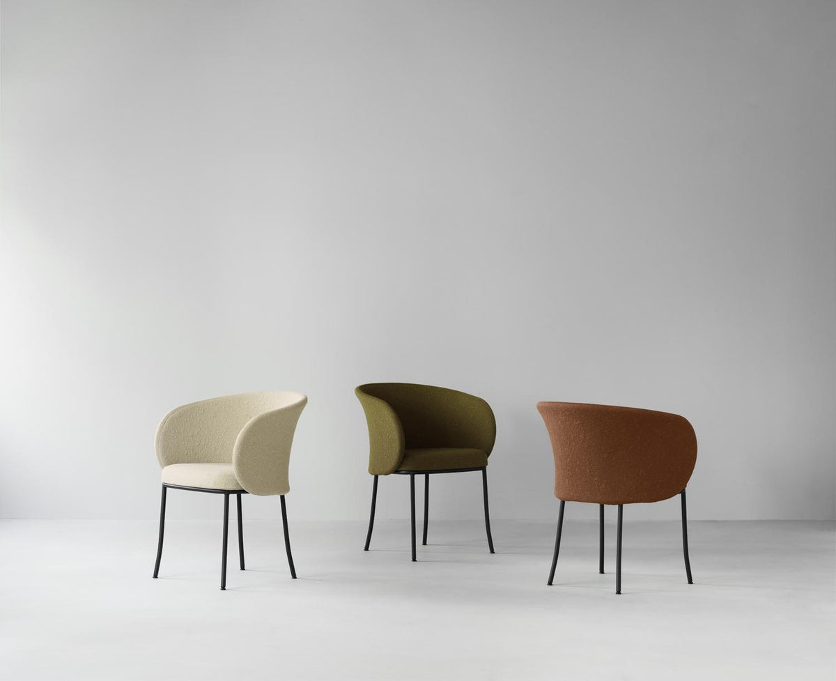 Knit Armchair Black Steel in Olive präsentiert im Onlineshop von KAQTU Design AG. Stuhl ist von Normann Copenhagen