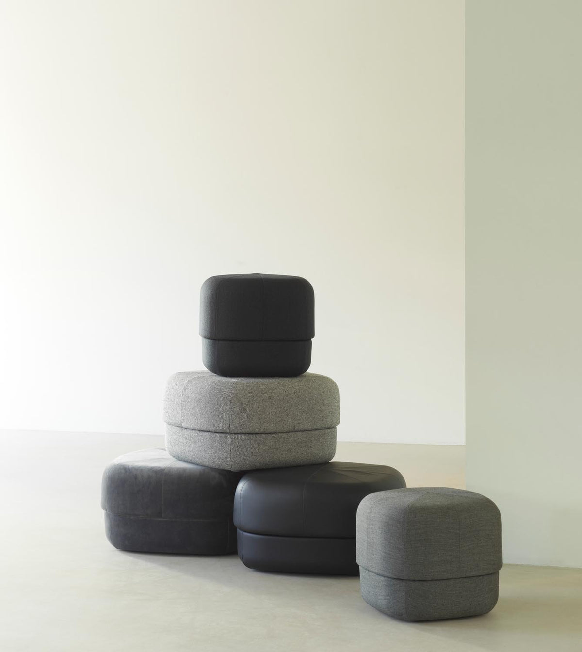 Circus Pouf in Hallingdal präsentiert im Onlineshop von KAQTU Design AG. Pouf ist von Normann Copenhagen
