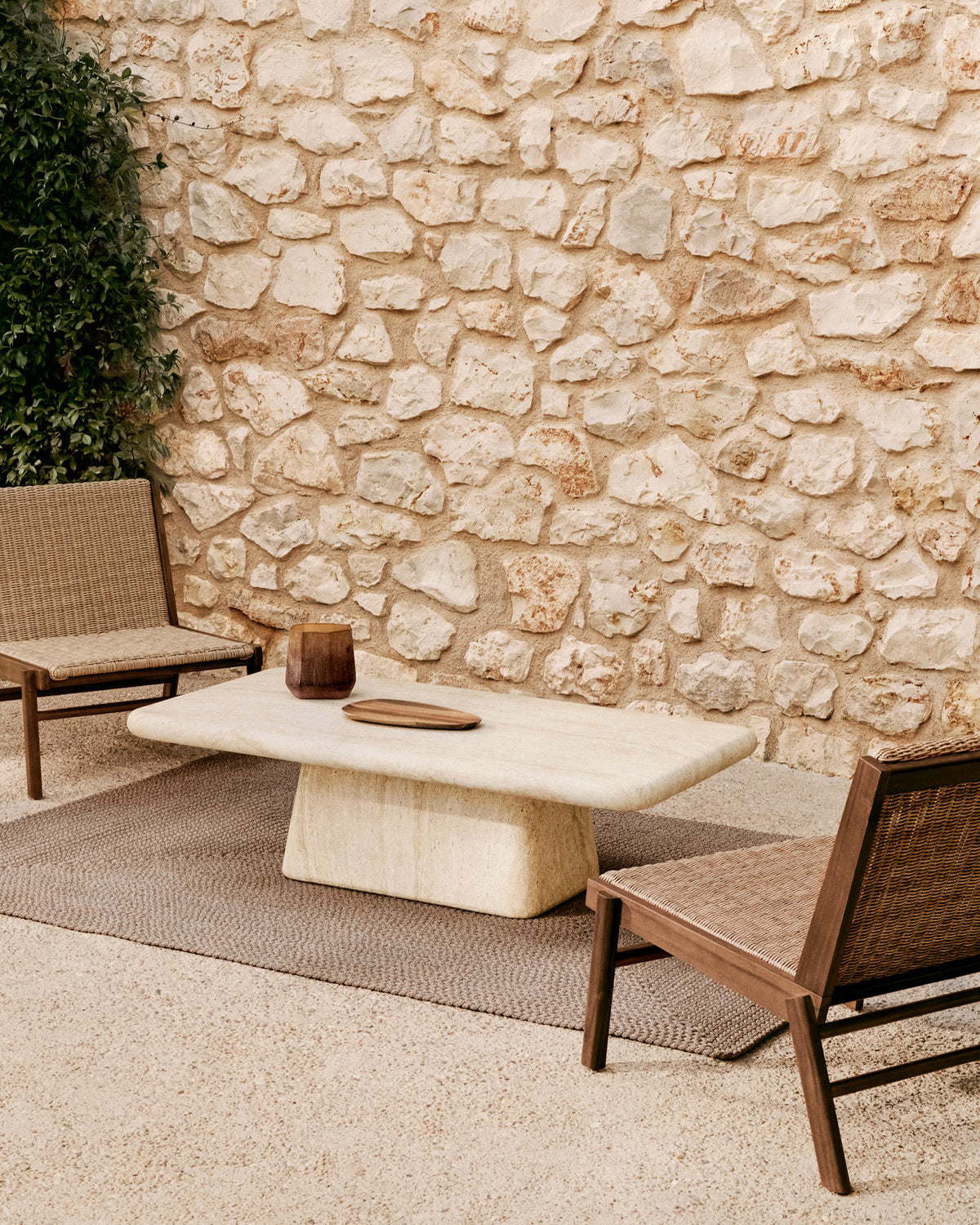 Couchtisch Drasi aus Zement in Travertinoptik 140 x 70 cm in Beige, Ecru präsentiert im Onlineshop von KAQTU Design AG. Loungetisch ist von Kave Home