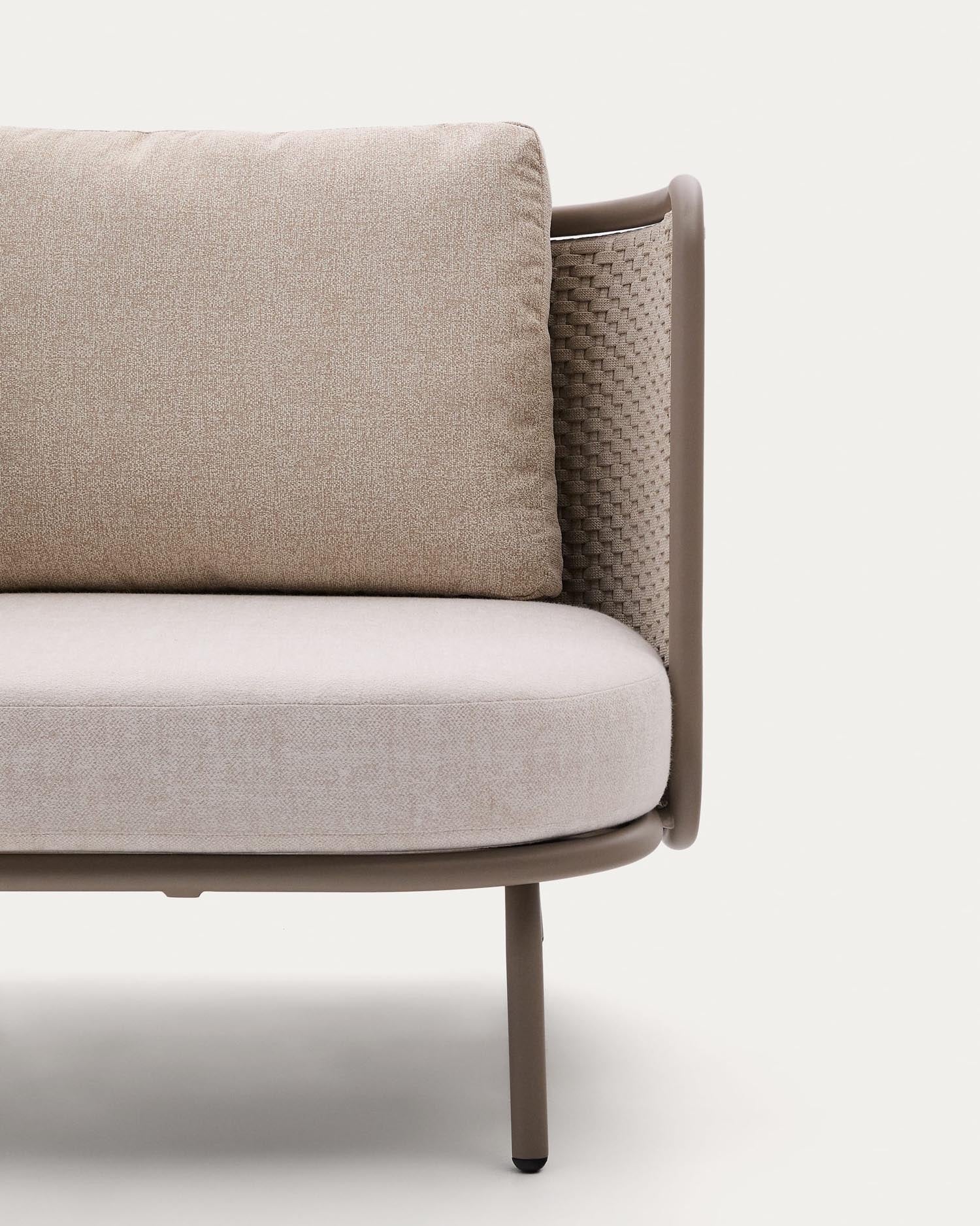 Eleganter Outdoor-Sessel Sedalis aus langlebigem Aluminium und taupefarbenem Seil, perfekt für entspannte Stunden im Freien.