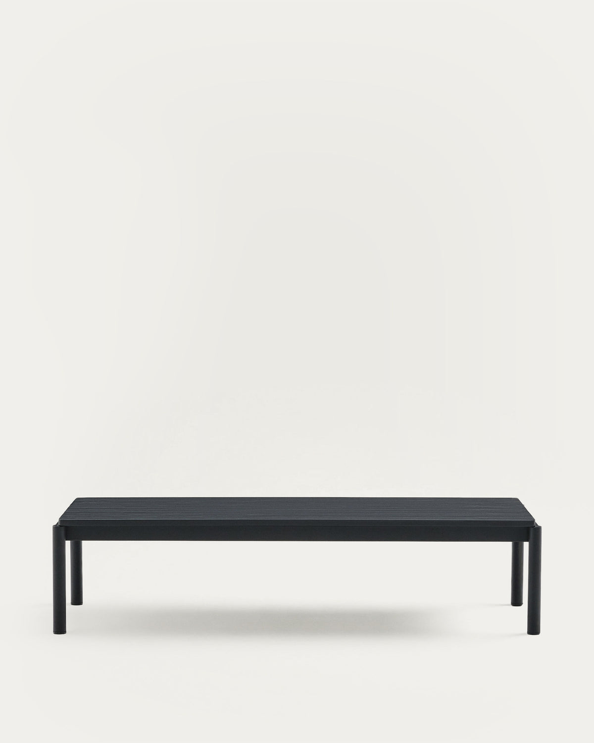 Couchtisch Sorells aus grauem Aluminium 63 x 144,6 cm in Graphit präsentiert im Onlineshop von KAQTU Design AG. Beistelltisch Outdoor ist von Kave Home