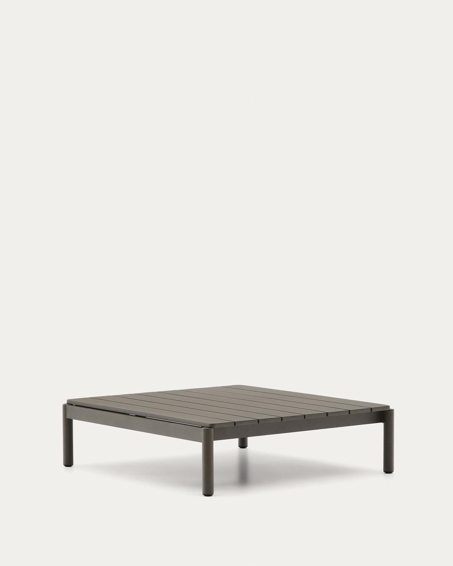 Gestalten Sie Ihren Außenbereich mit dem eleganten Couchtisch Sorells aus grünem Aluminium (89 x 91 cm) von Kave Home – robust, modern und vielseitig.