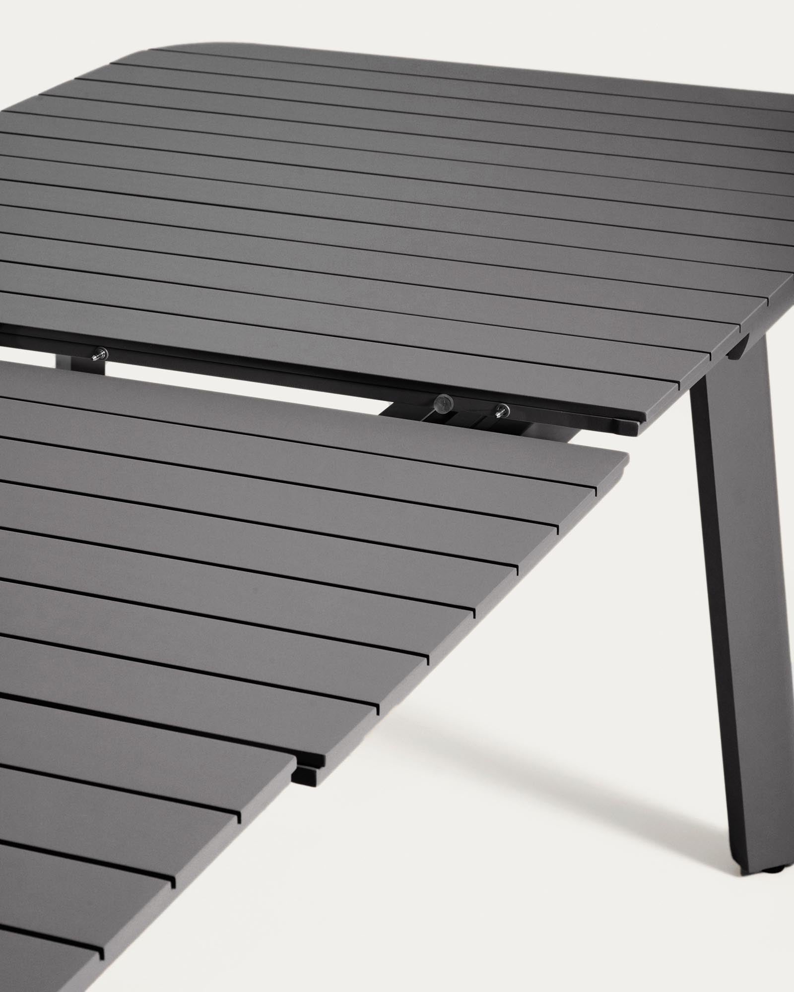 Eleganter, ausziehbarer Gartentisch Izola aus Aluminium in stilvollem Graphit, ideal für gesellige Zusammenkünfte im Freien.