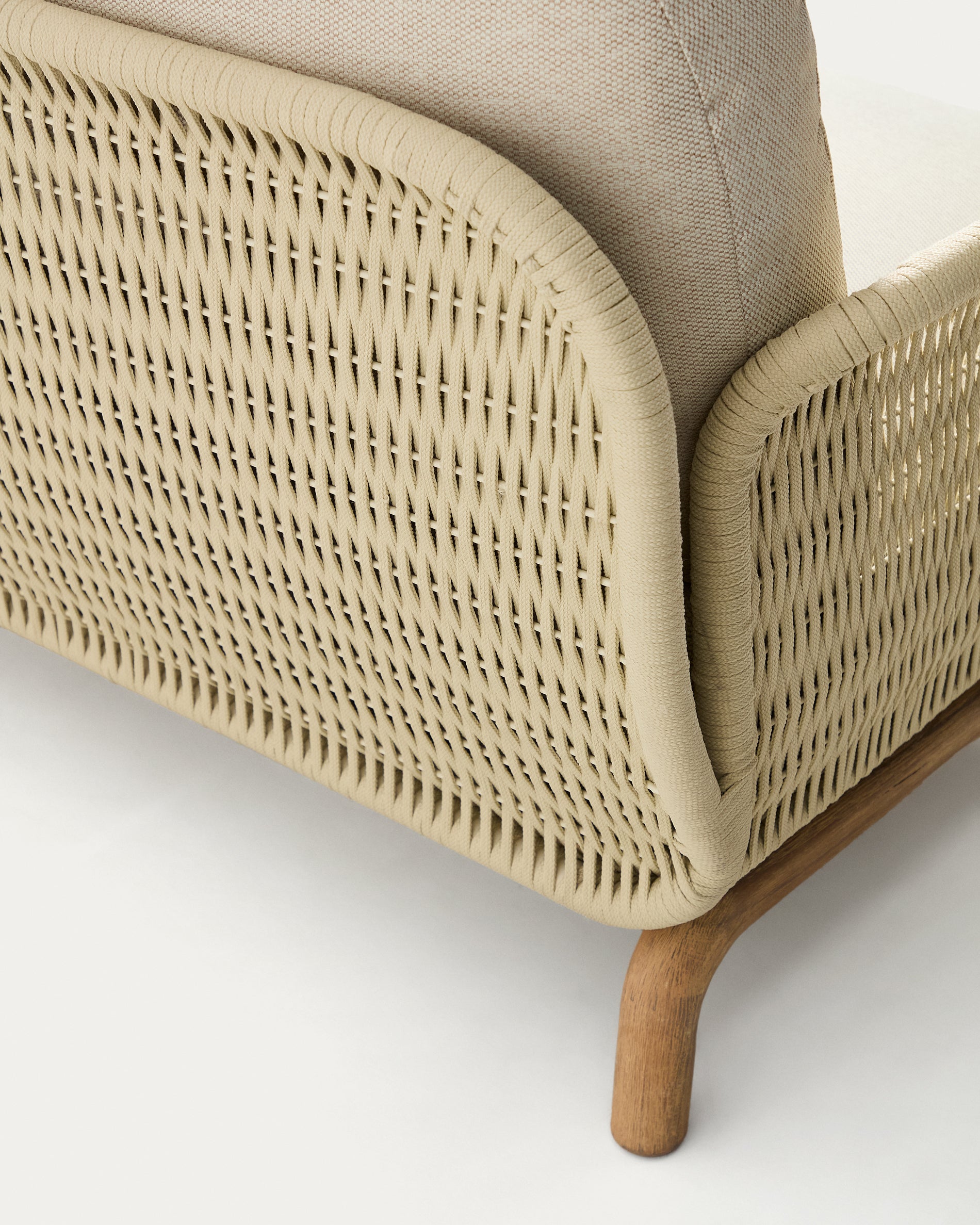 3-Sitzer-Sofa Alipa aus massivem Akazienholz und ecrufarbenem Seil, 235 cm in Ecru präsentiert im Onlineshop von KAQTU Design AG. Loungesofa ist von Kave Home