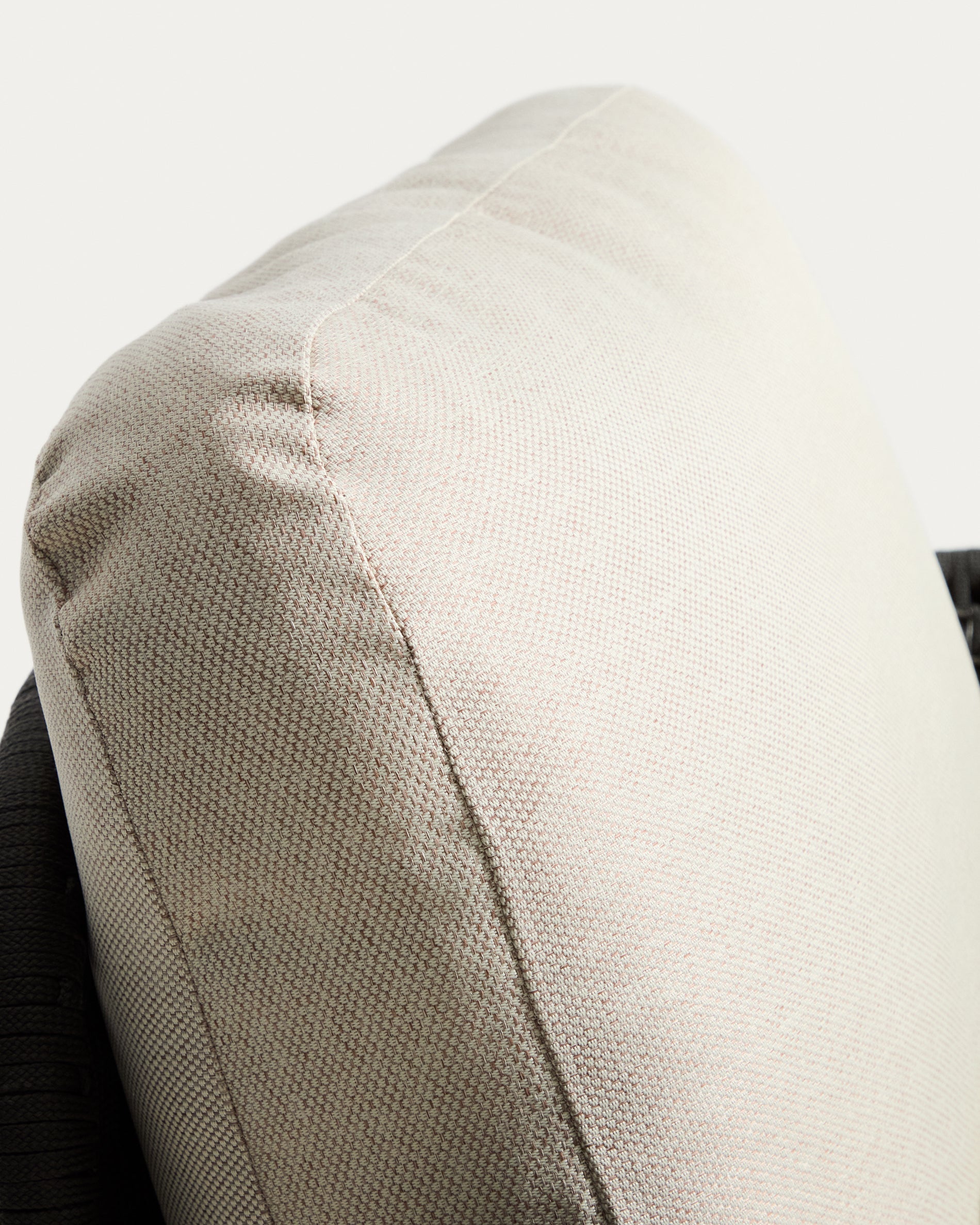 Sessel Alipa aus massivem Akazienholz und dunkelgrauem Seil, FSC 100 % in Graphit präsentiert im Onlineshop von KAQTU Design AG. Outdoor-Sessel ist von Kave Home