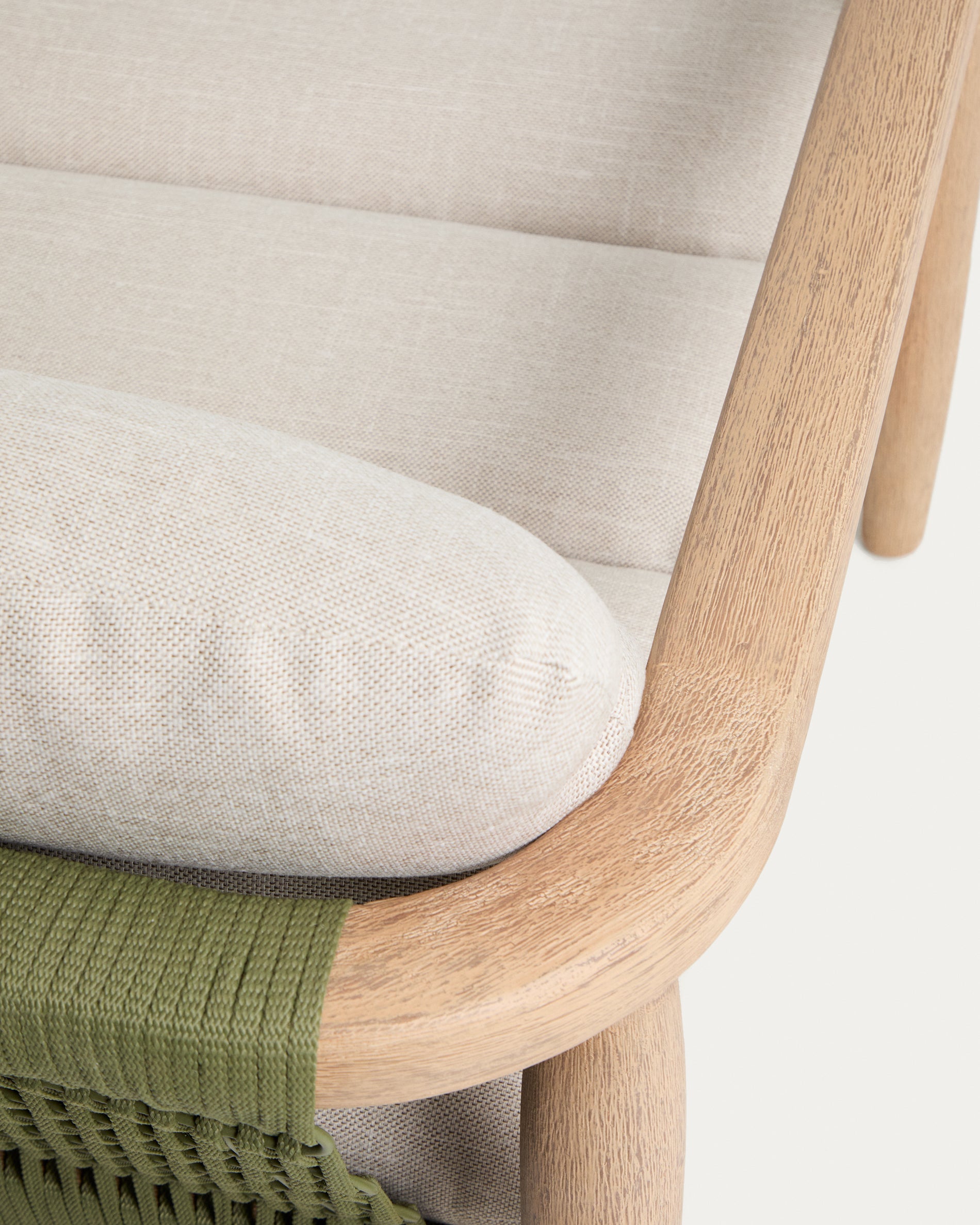 Sofa Menfi aus massivem Akazienholz und grünem Seil, 136 cm in Dunkelgrün präsentiert im Onlineshop von KAQTU Design AG. Loungesofa ist von Kave Home