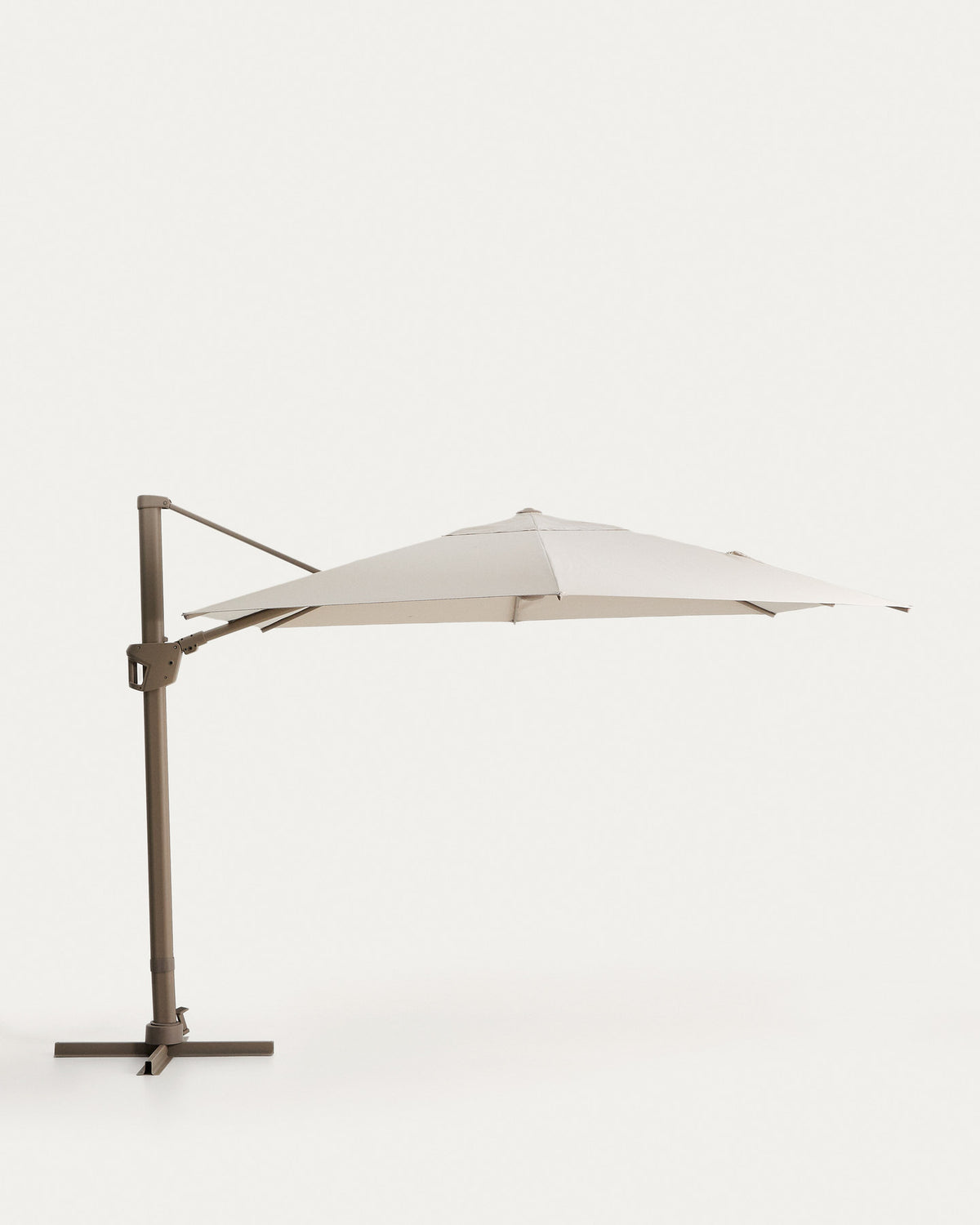 Exzentrischer Sonnenschirm Noli in Beige mit taupefarbenem Aluminiumgestell, 300 x 420 cm in Beige, Ecru, Taupe präsentiert im Onlineshop von KAQTU Design AG. Sonnenschirm ist von Kave Home