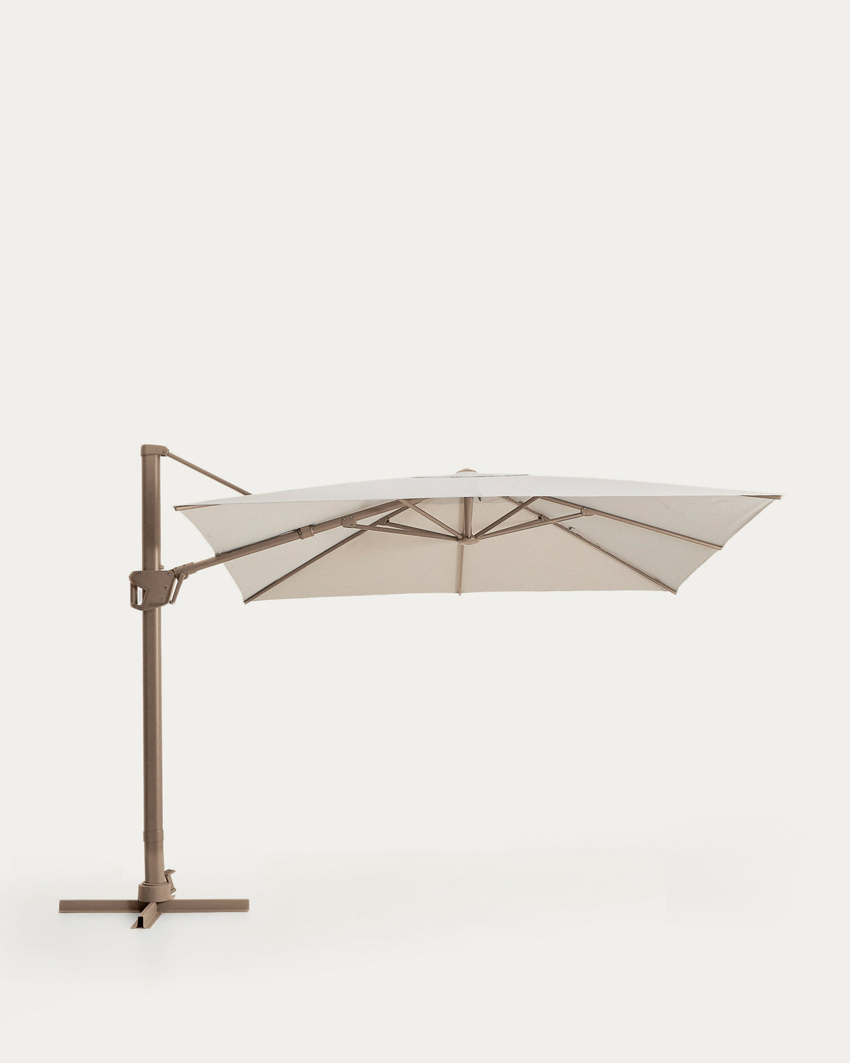 Exzentrischer Sonnenschirm Noli in Beige mit taupefarbenem Aluminiumgestell, 300 x 300 cm in Beige, Ecru, Taupe präsentiert im Onlineshop von KAQTU Design AG. Sonnenschirm ist von Kave Home