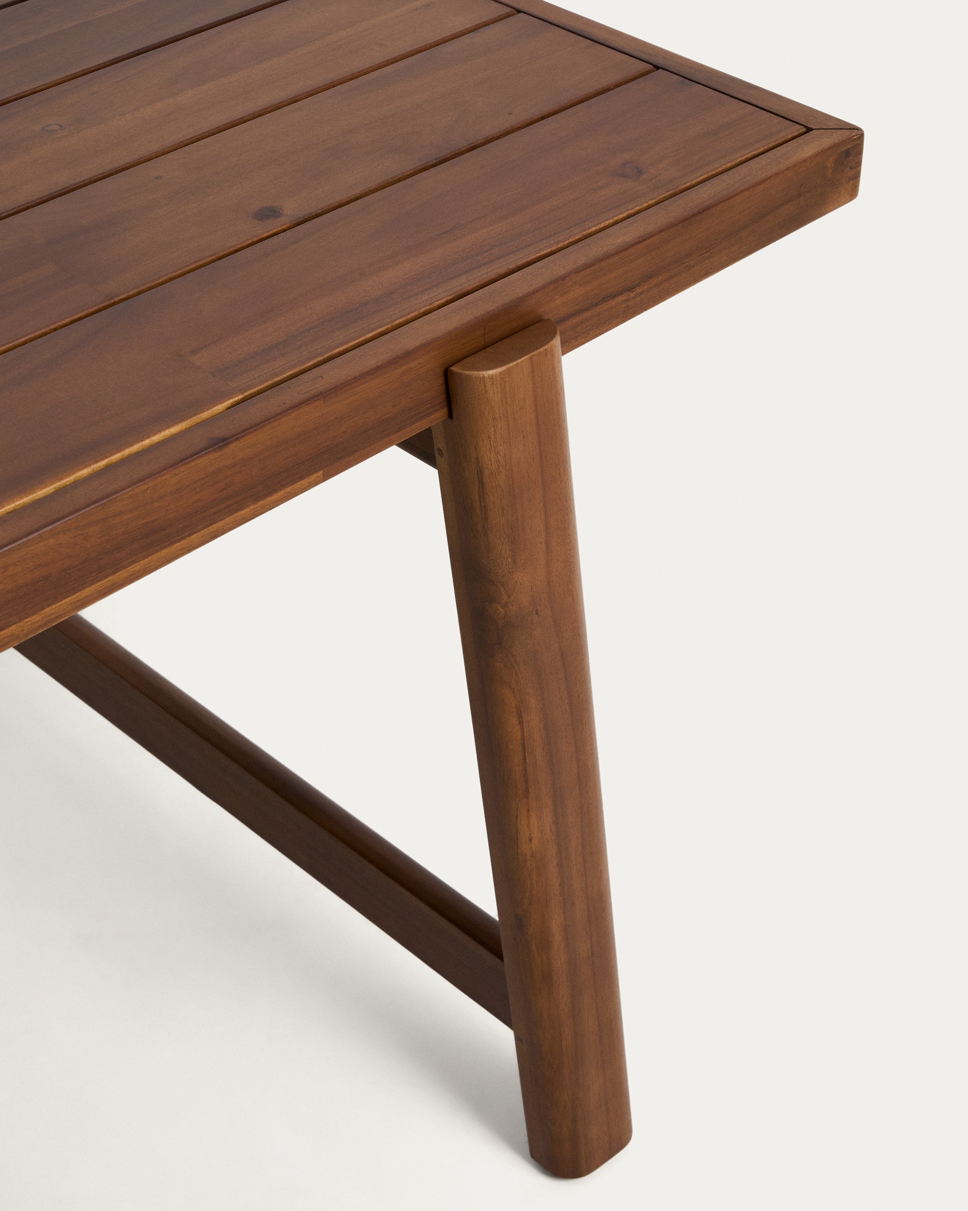 Outdoor-Tisch Itani aus massivem Akazienholz, 200 x 100 cm, FSC 100 % in Braun präsentiert im Onlineshop von KAQTU Design AG. Gartentisch ist von Kave Home