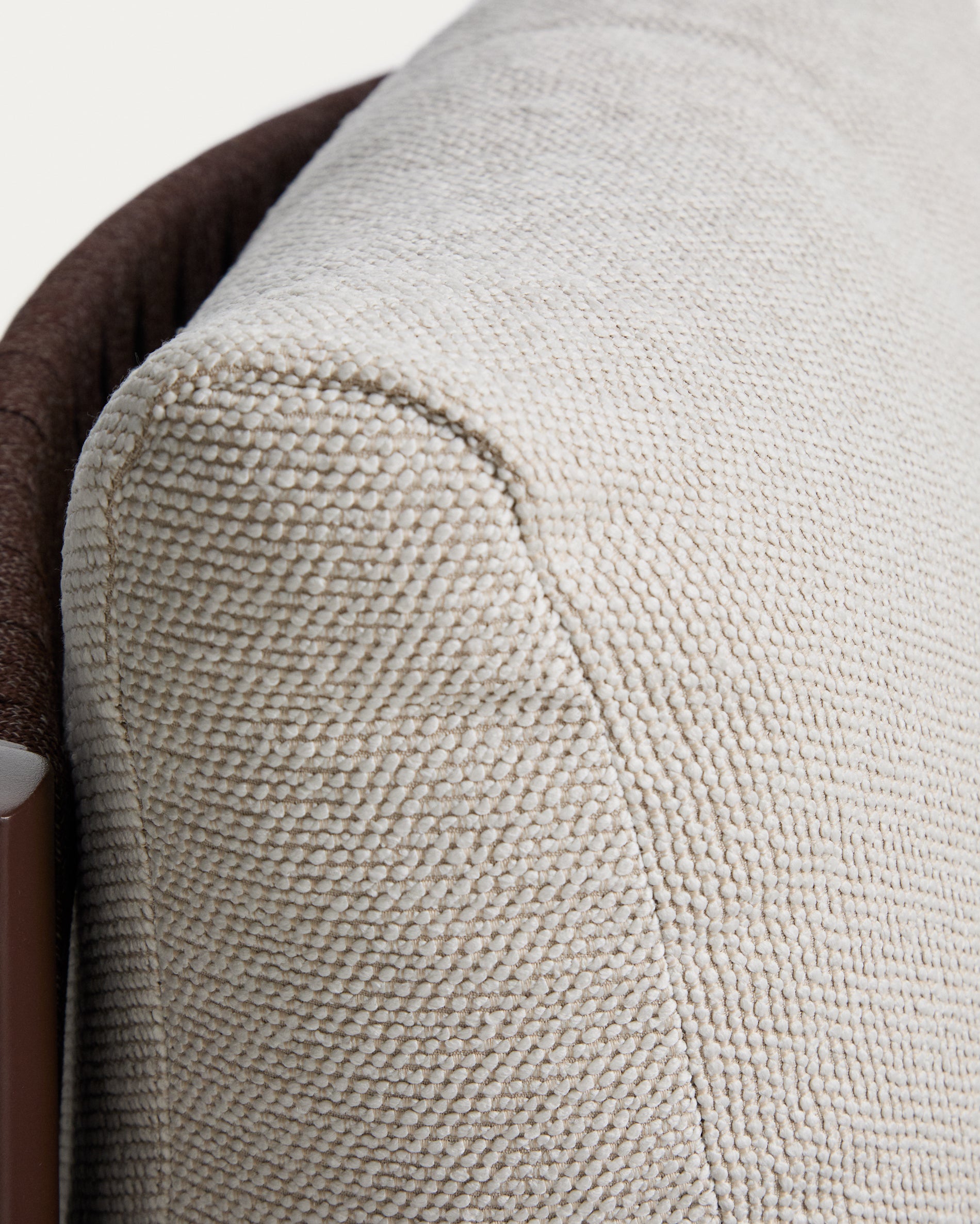 Set Aleria, bestehend aus einem 3-Sitzer-Sofa, zwei Sesseln sowie einem Couchtisch aus Aluminium und braunem Synthetikseil in Braun präsentiert im Onlineshop von KAQTU Design AG. Loungeset ist von Kave Home