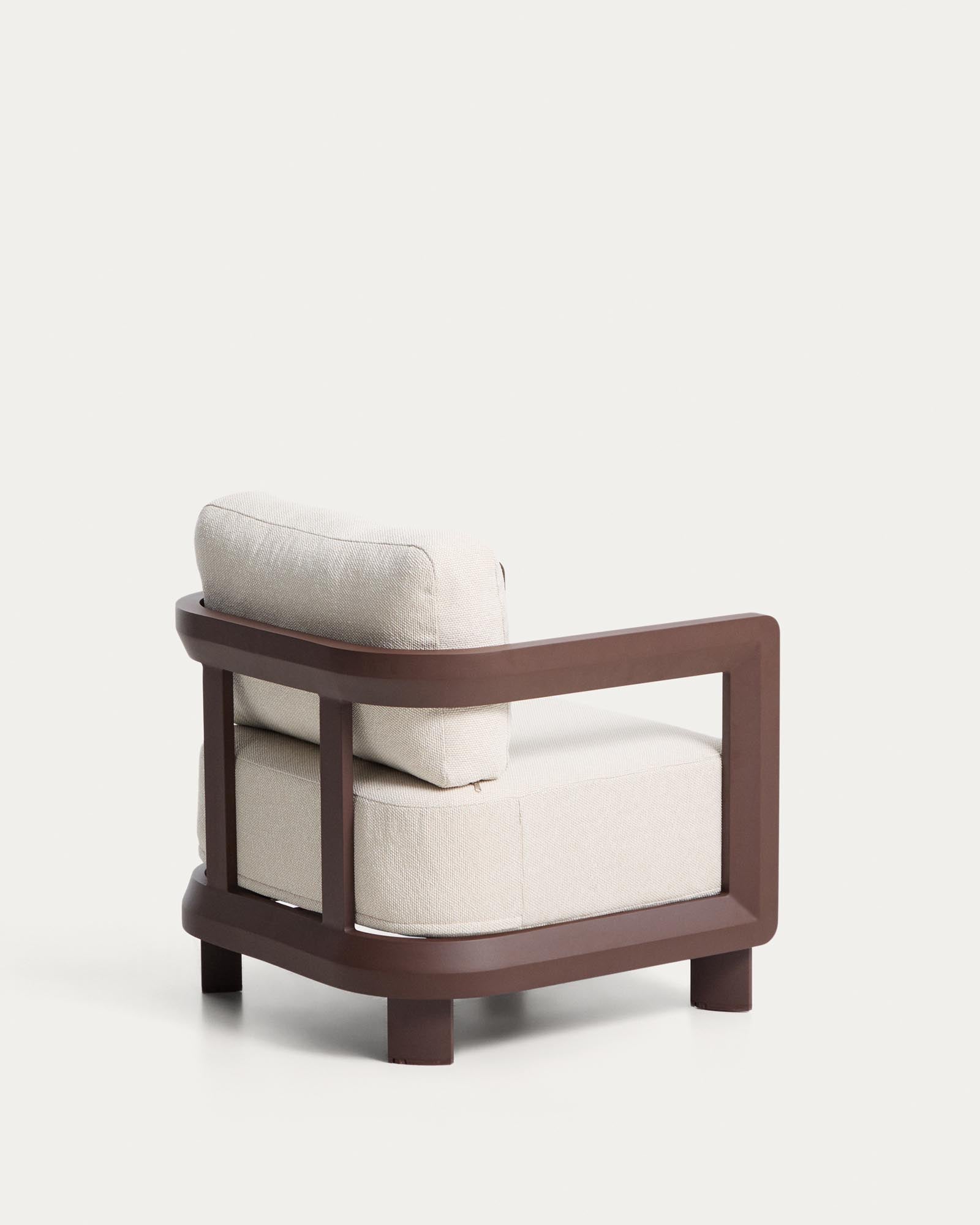 Stylischer Outdoor-Sessel Nerano aus robustem braunem Aluminium, perfekt für gemütliche Momente im Freien, Garten oder auf der Terrasse.