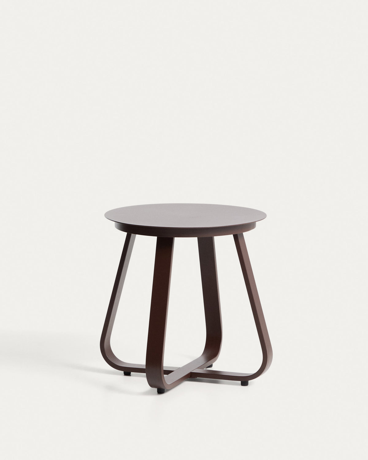 Outdoor Beistelltisch Tamaris aus Aluminium in Braun Ø 48 cm in Braun, Hellbraun, Beige präsentiert im Onlineshop von KAQTU Design AG. Beistelltisch Outdoor ist von Kave Home